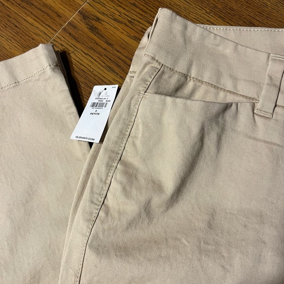 Old Navy Women’s Pants - Picture 3 of 6